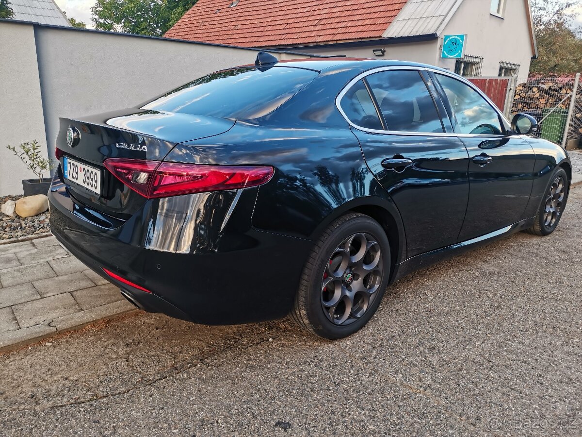 Alfa Romeo Giulia 2,0 turbo benzin - 6