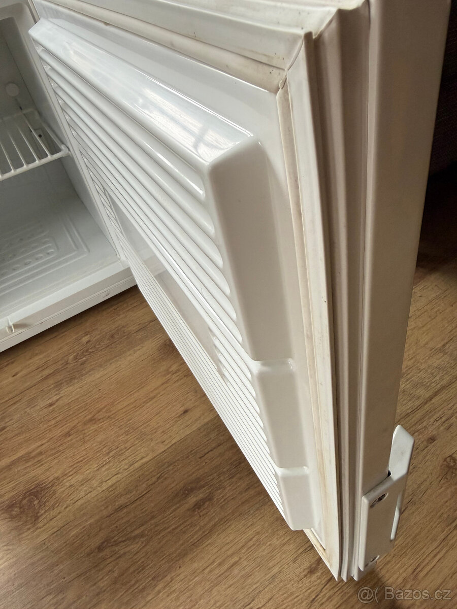 Mrazák Privileg objem 50 litrů - 6