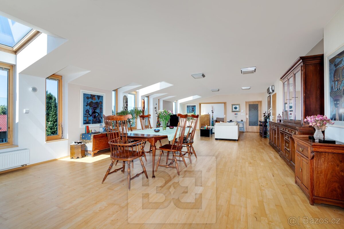 Prodej nadstandardního bytu 7+kk/3xGS/2xPS v centru prestižn - 6