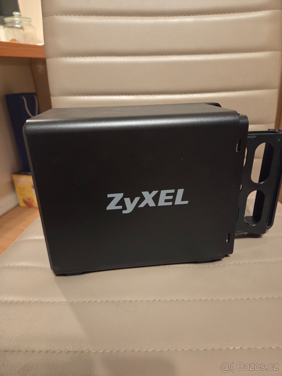 NAS úložiště - Zyxel NSA320s - 6