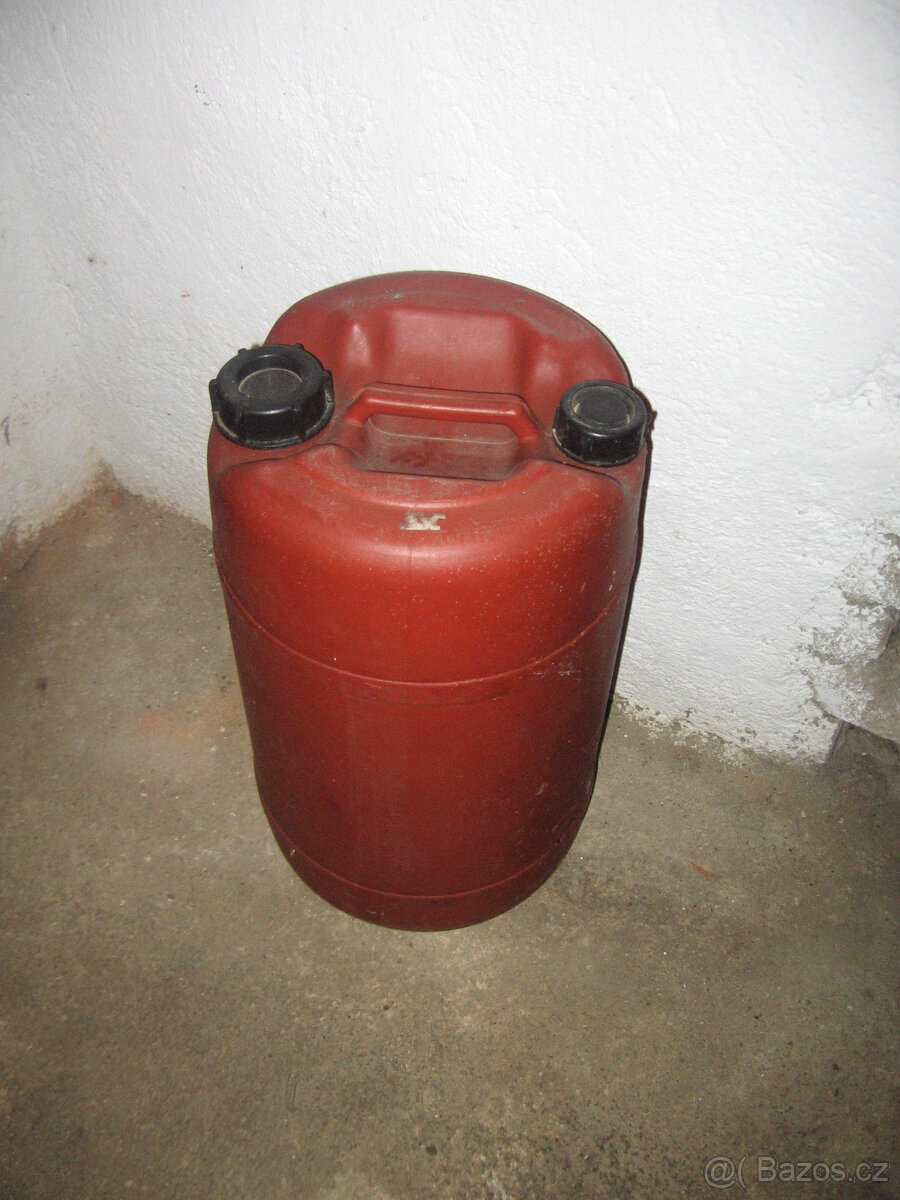 Plastové konve a soudky - 6