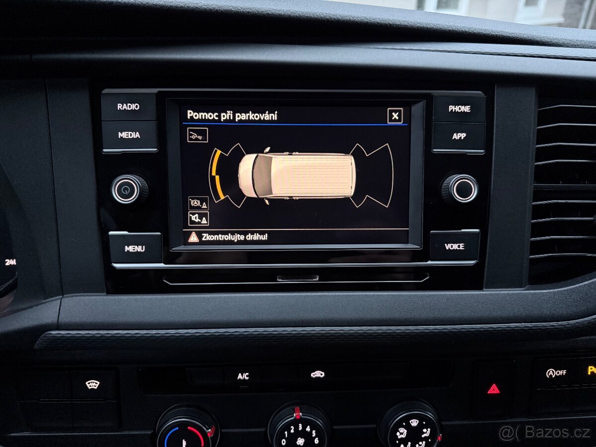 VW Transporter T6.1 ČR DPH 141 tis. km Barva Candy Multivan - 6