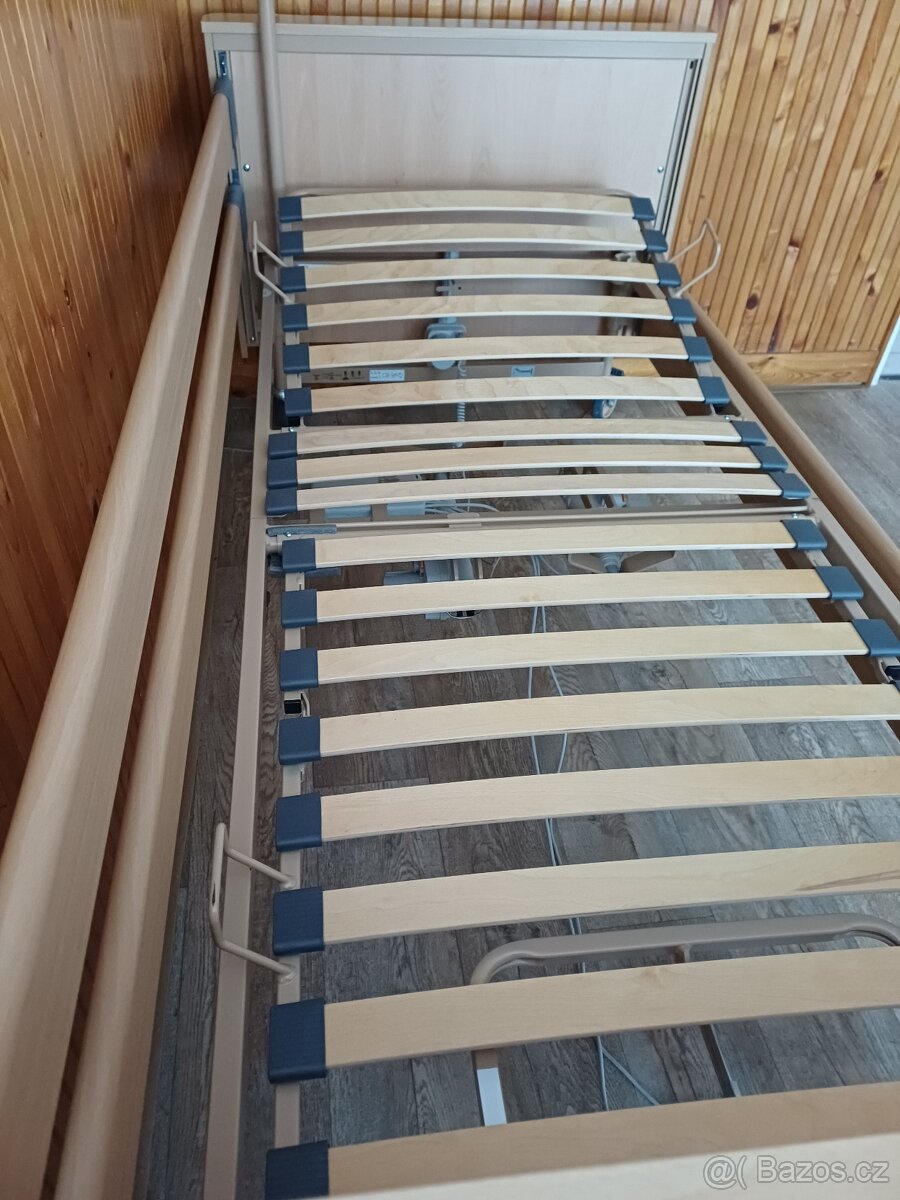 Elektrická polohovaci postel pro seniory - 6