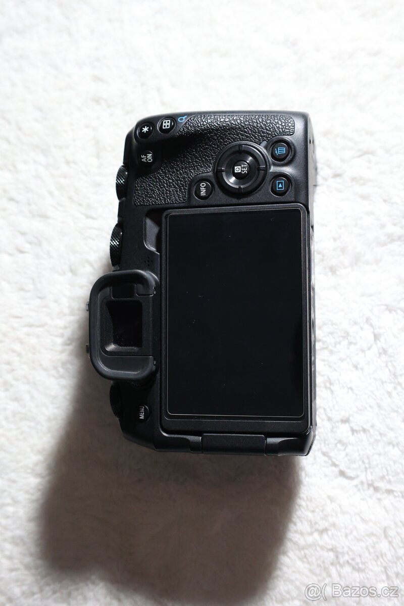 Canon RP + Příslušenství + 7 baterií - 6
