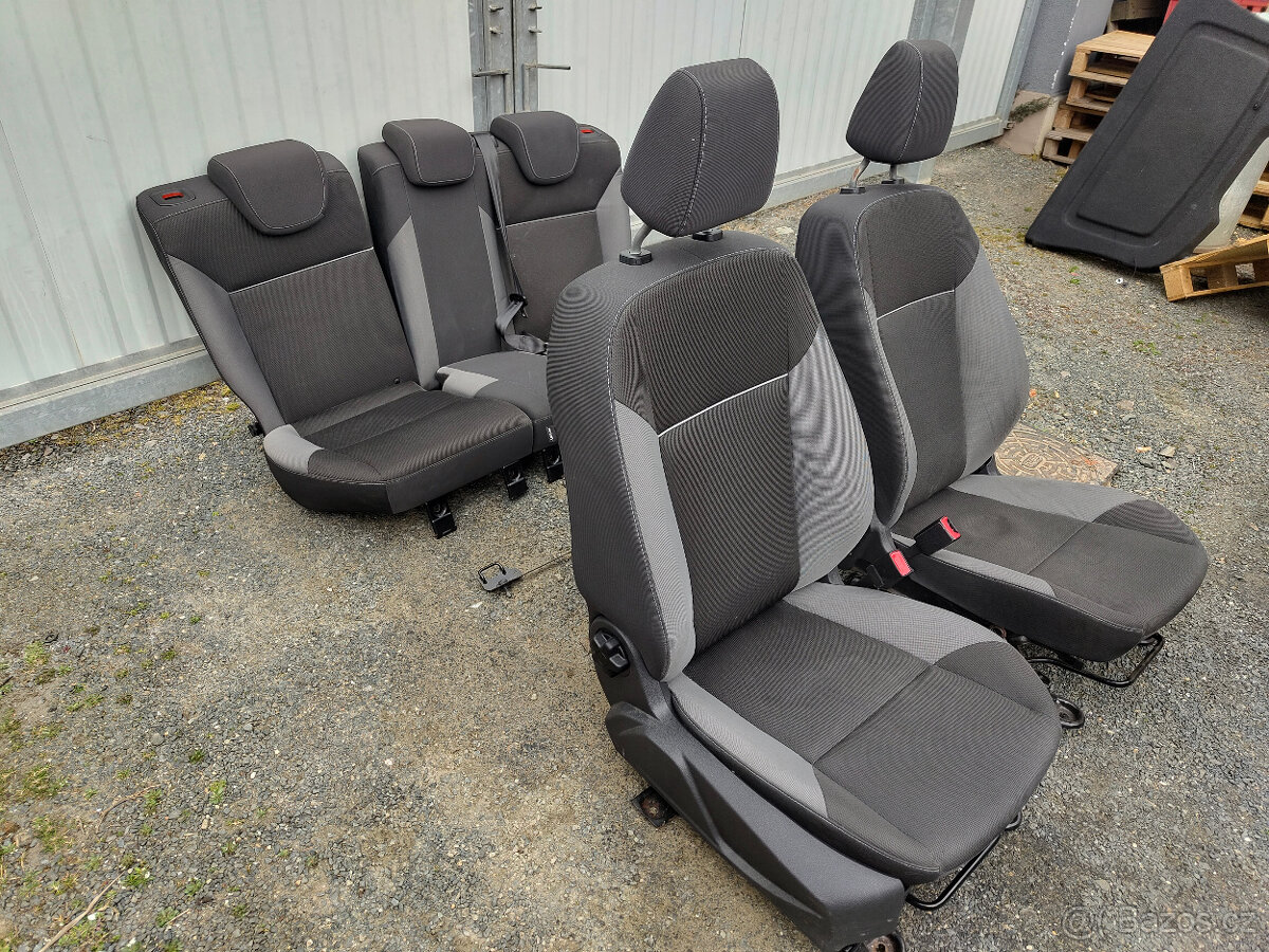 Sedačky, tapeci Focus III - hatchback - 6