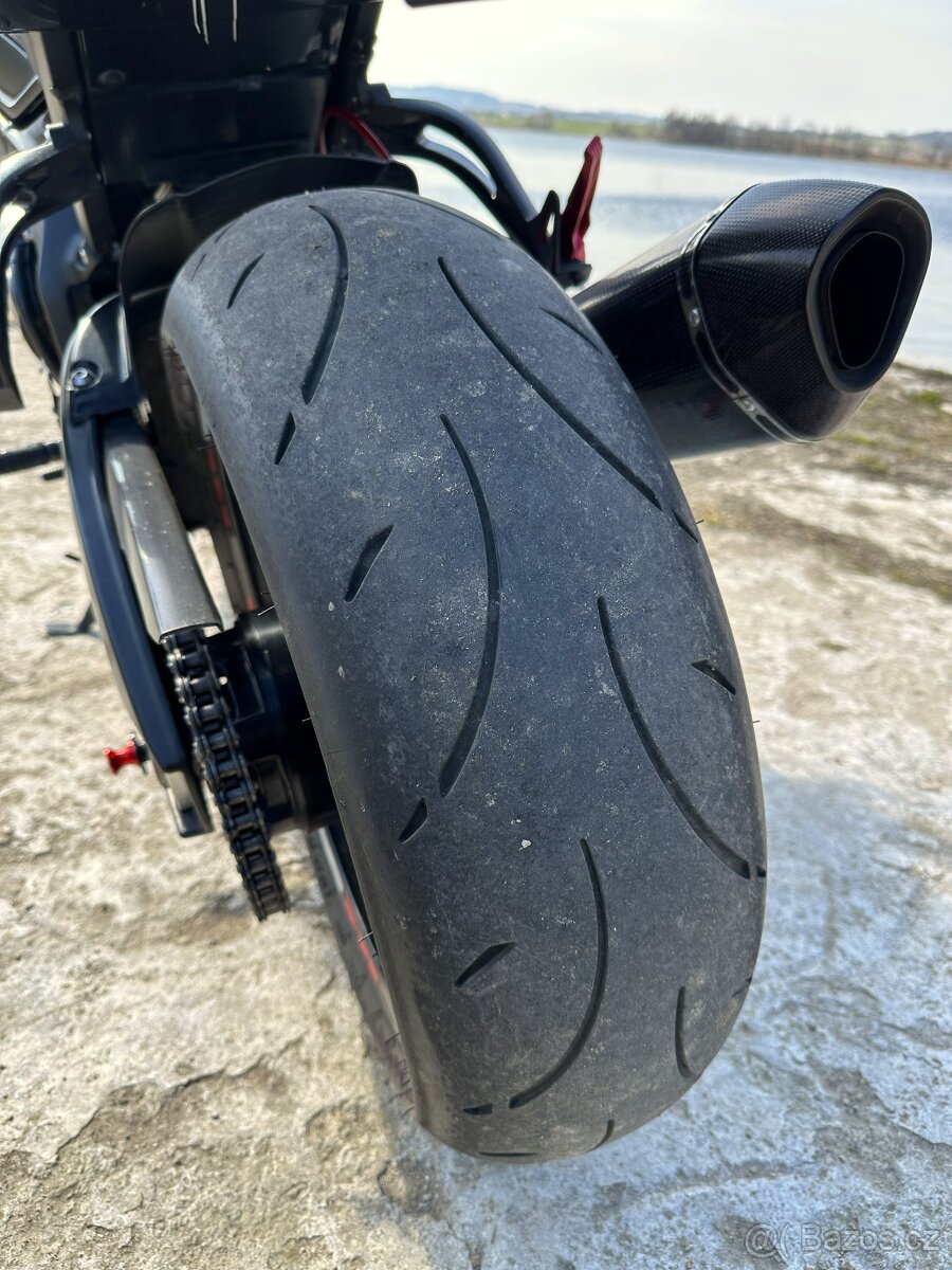 Yamaha FZ1 - 6