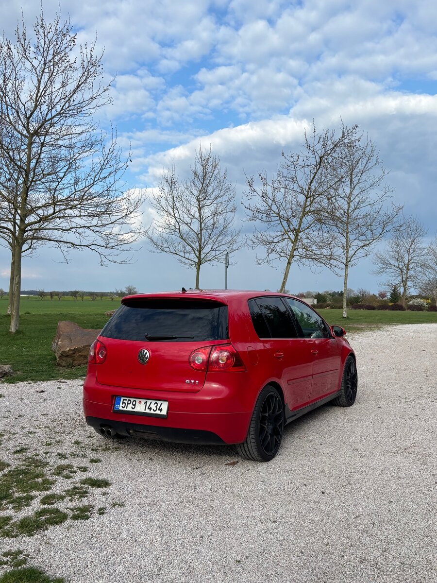 Volkswagen Golf GTI - 6