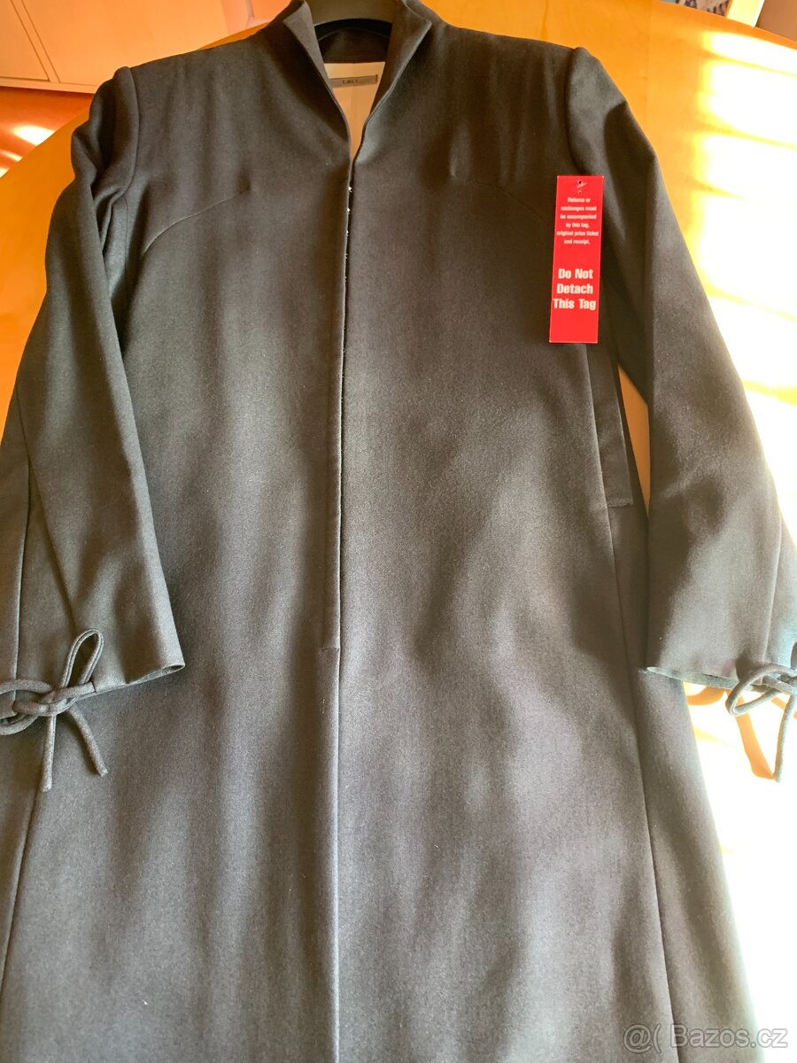 luxusní kvalitní černý kabát - vel. M - nový - 6