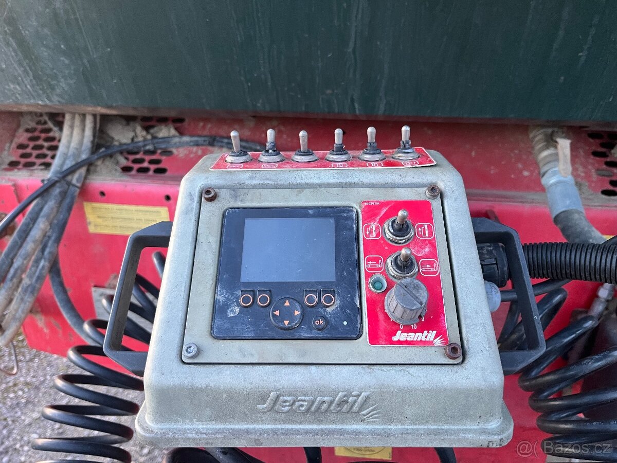 Rozmetadlo hnoje Jeantil - 6