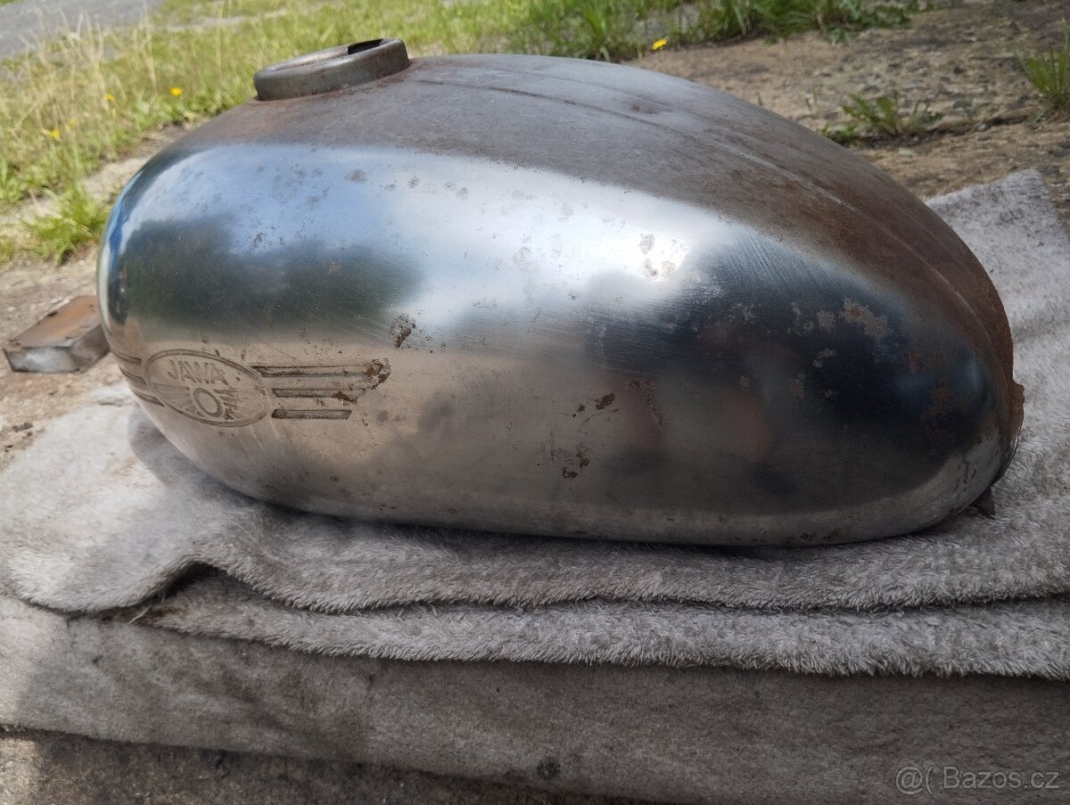 Jawa -ČZ nádrže - 6