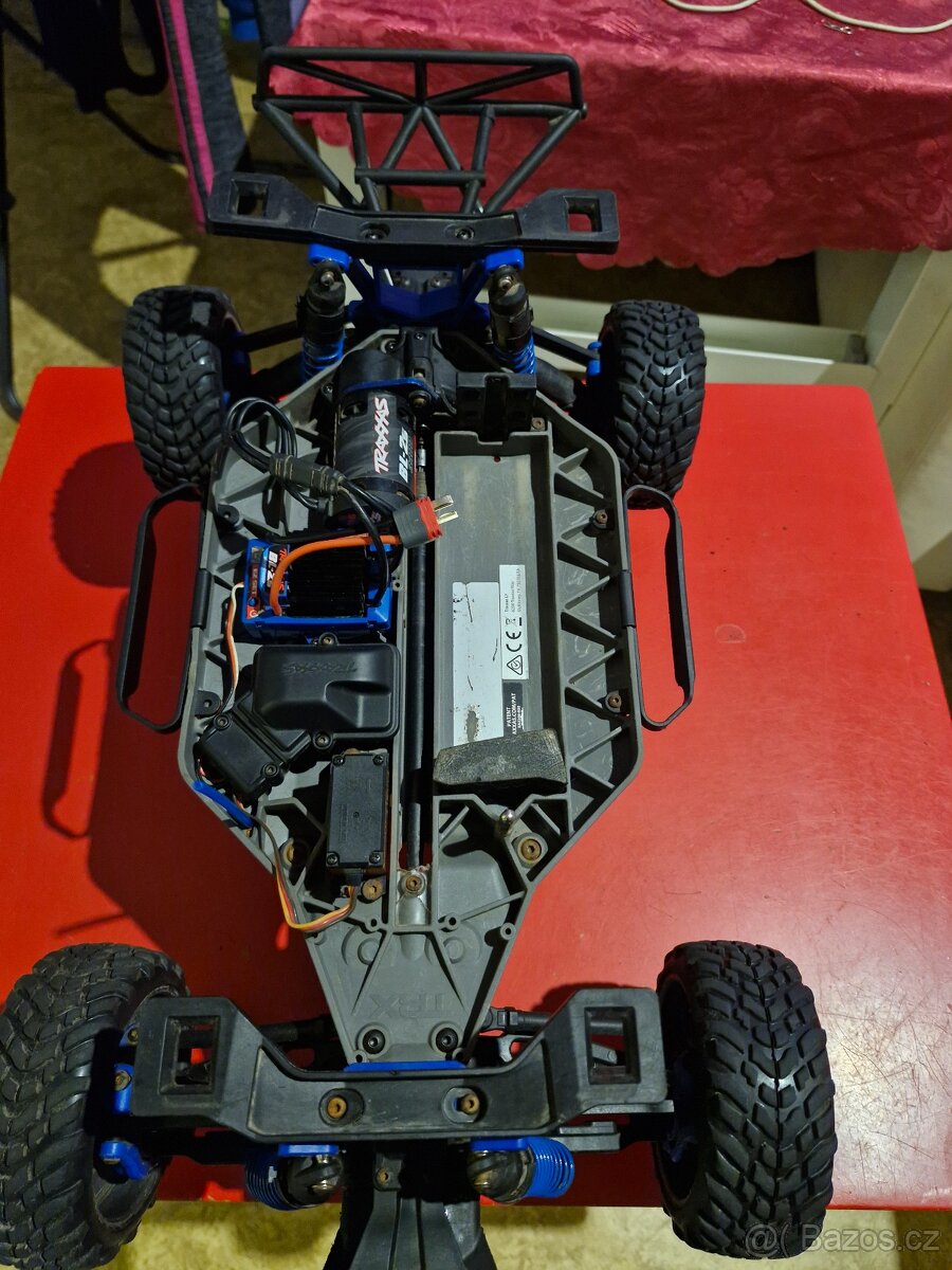 Traxxas Slash 4×4 2S - 6