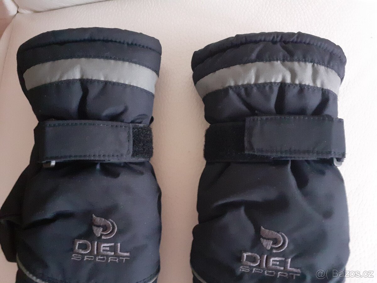 Prodám dětské lyžařské rukavice zn. DIEL, vel. 6,5. - 6