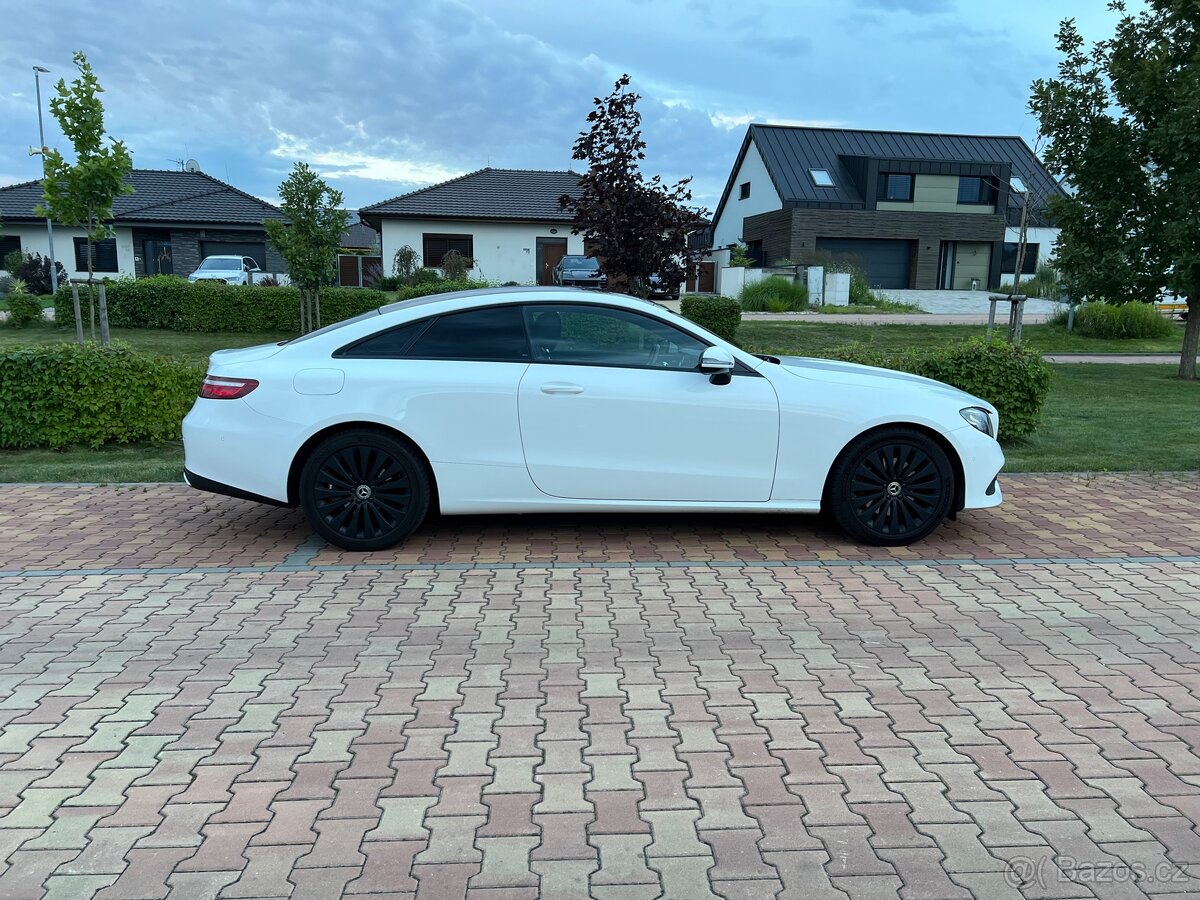 Mercedes Benz E200 Coupe - 6