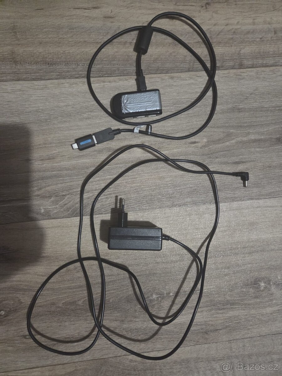 Umax VisionBook 13WG Flex + redukce USB-C → 4× USB-A - 6