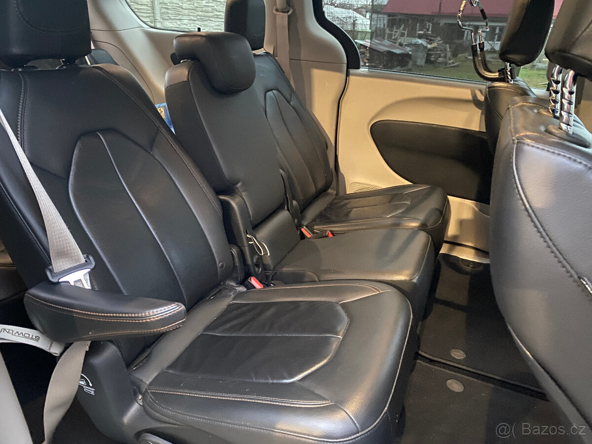 Chrysler Pacifica - 6