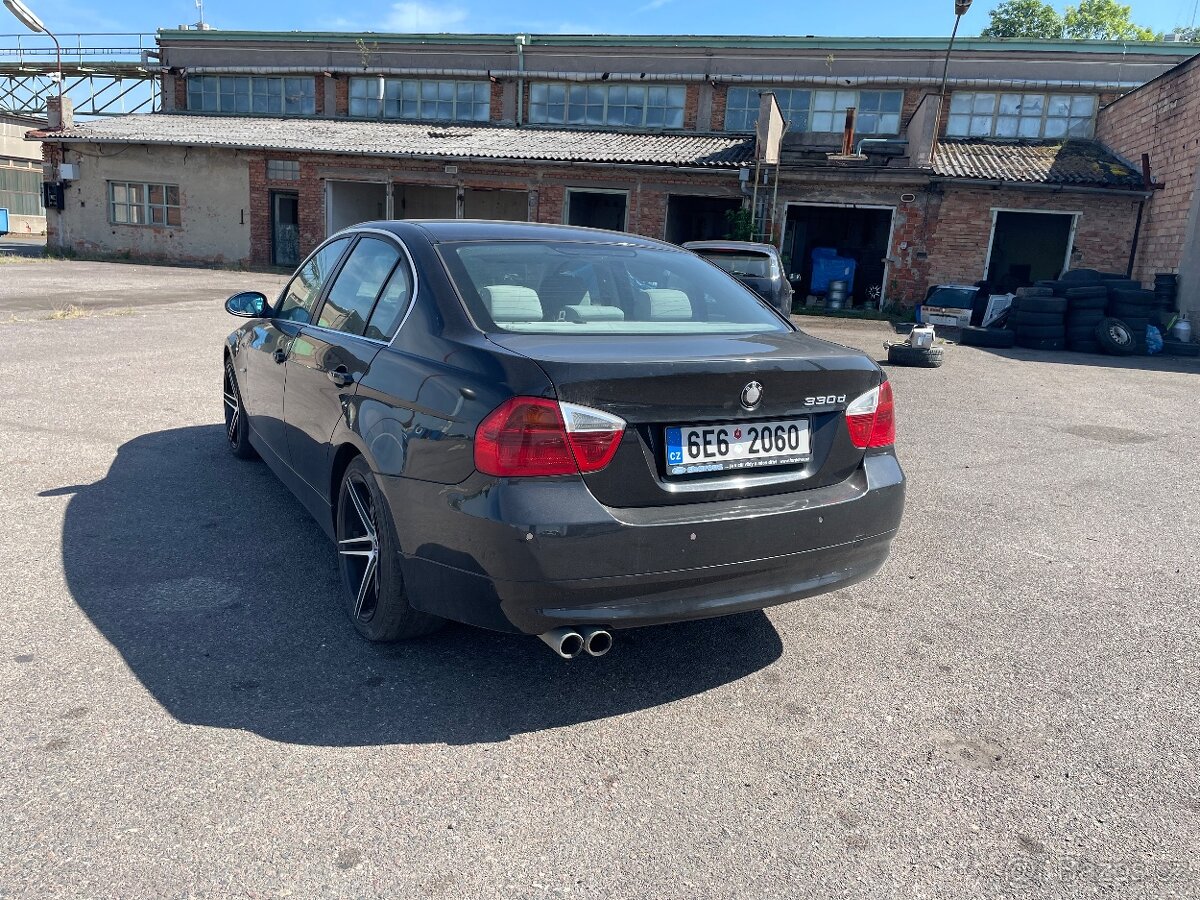 BMW 330d manuál - 6