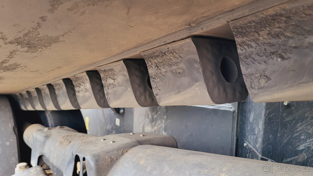 Pásy na traktor Challenger - 6