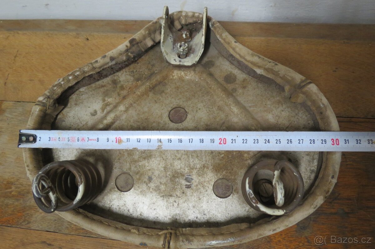 Sedlo ze starého motocyklu - 6