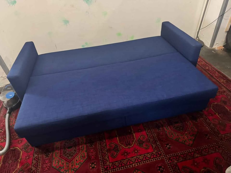 Kvalitní tmave modrá Rozkládací pohovka Ikea zn. Frieheten - 6