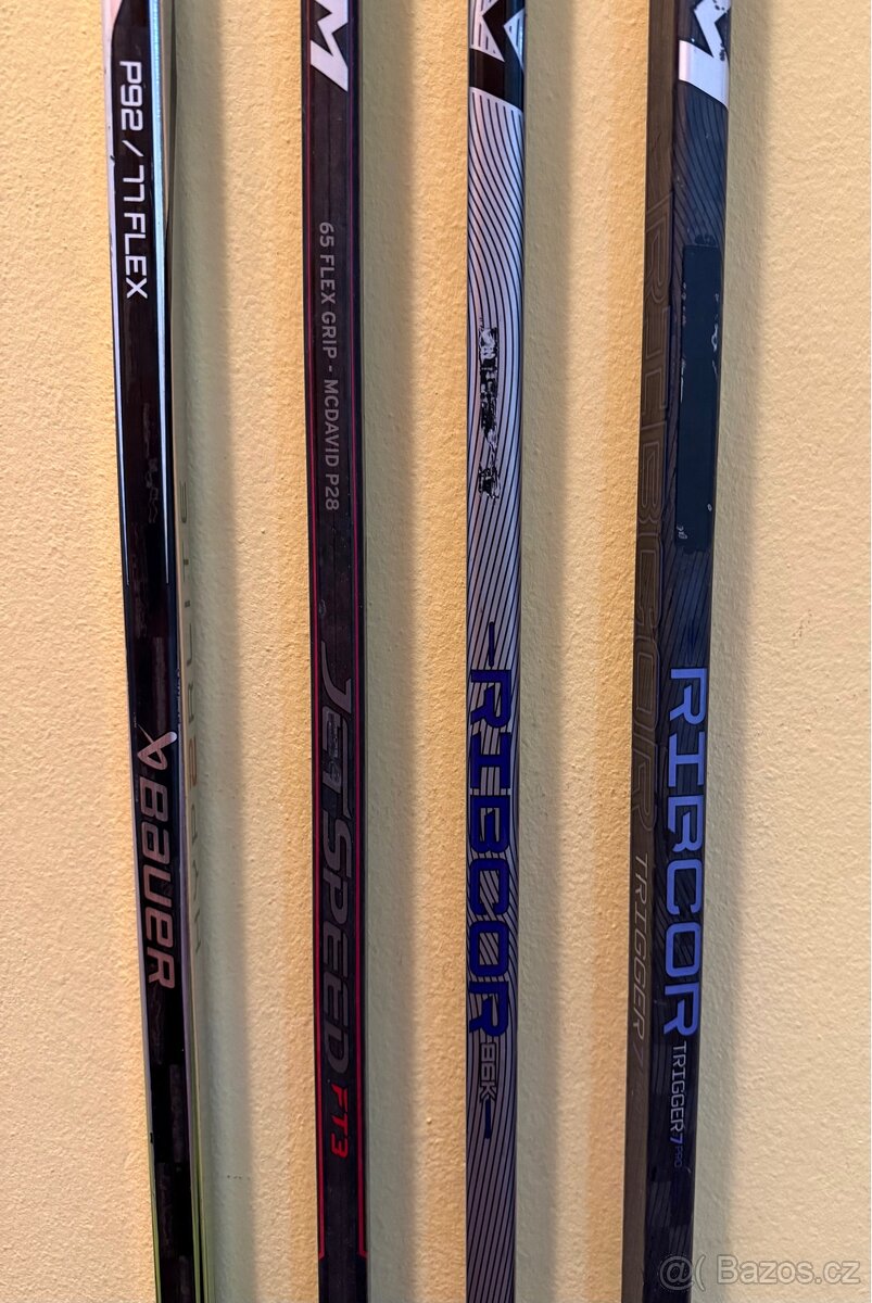 4 profi hokejky – levé zahnutí, velmi levná cena - 6