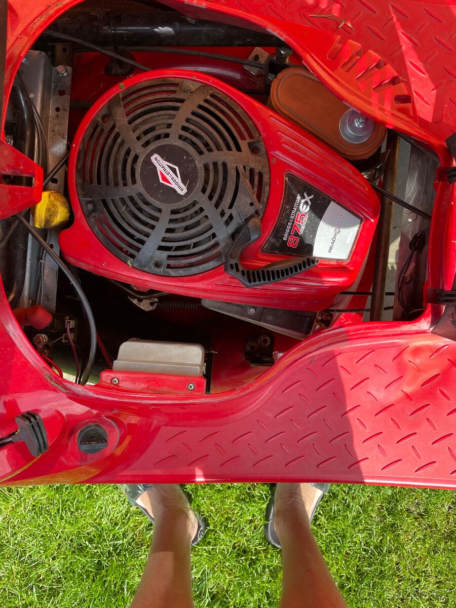 Zahradní traktůrek xe80 - 6