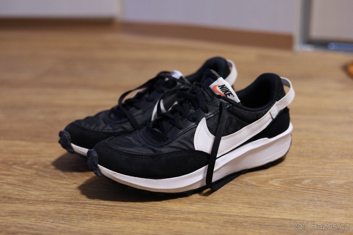 Nike Waffle Debut (Black/White) - 6