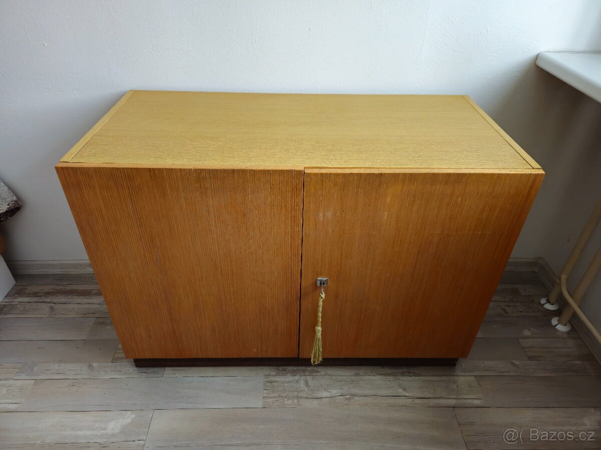 Dřevěná skříňka - 6