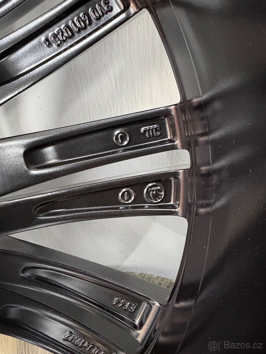 ORIG.ALU AŠKODA SUPERB III, IV CANOPUS BLACK 235/40/19 (D10) - 6