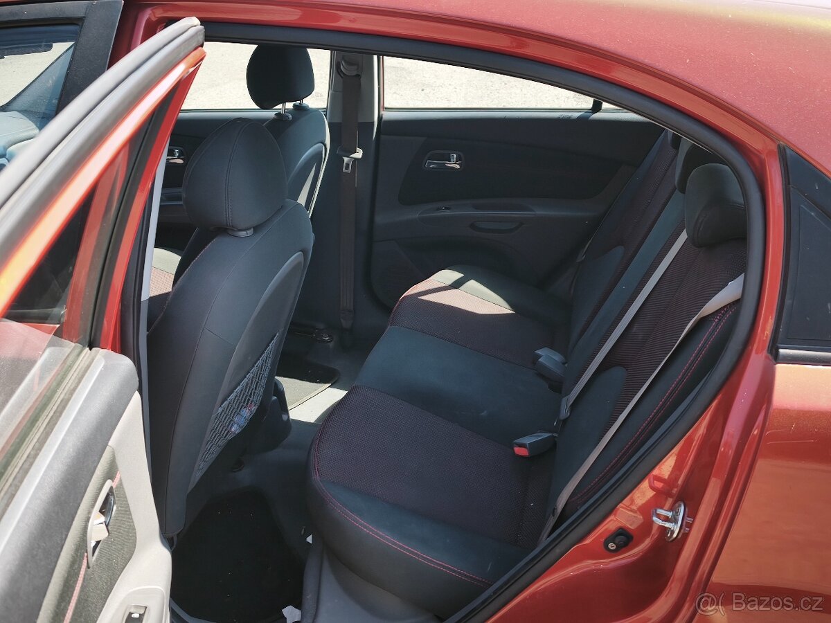 KIA RIO 1.4 - 6