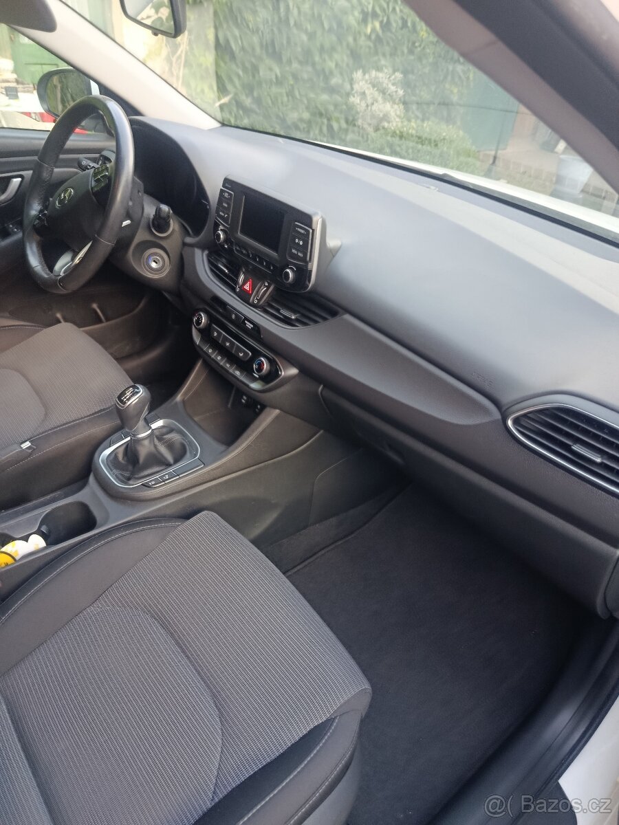 Hyundai i30 combi 1.0,88 kw r.v. 2017/11 - 6