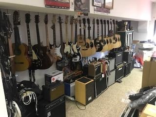 Baskytara SQUIER 4 a 5 a combo Peavey TKO, Roland atd. - 6