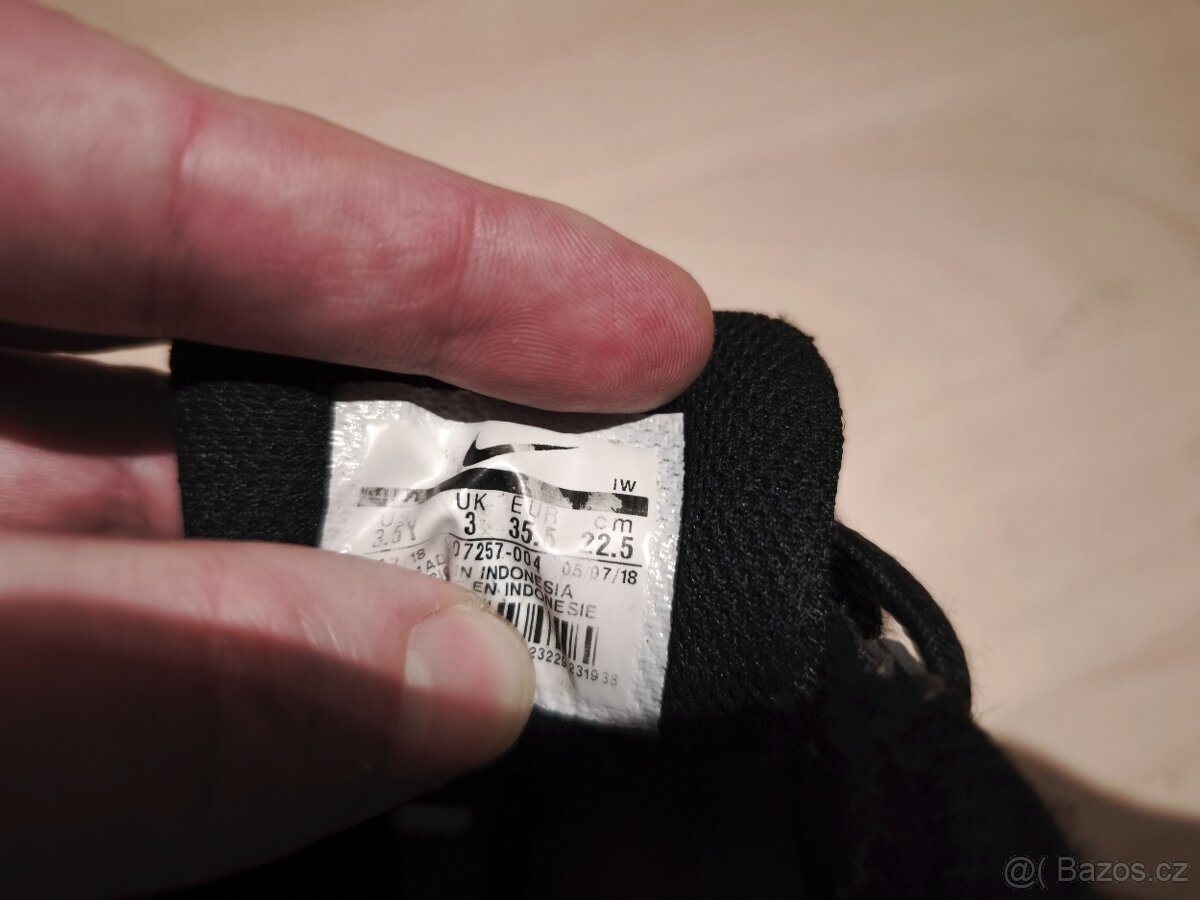 Boty dětské NIKE vel. 35,5 - 6