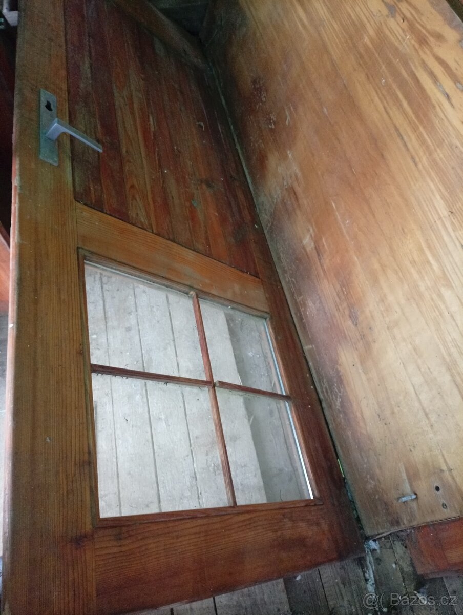 Dřevěné dveře, okno oboustranné - 6