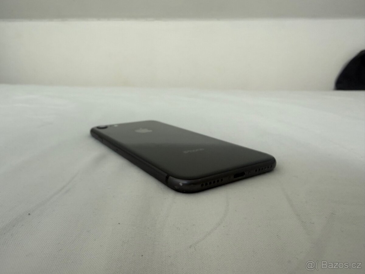 IPhone 8 64gb černá. - 6