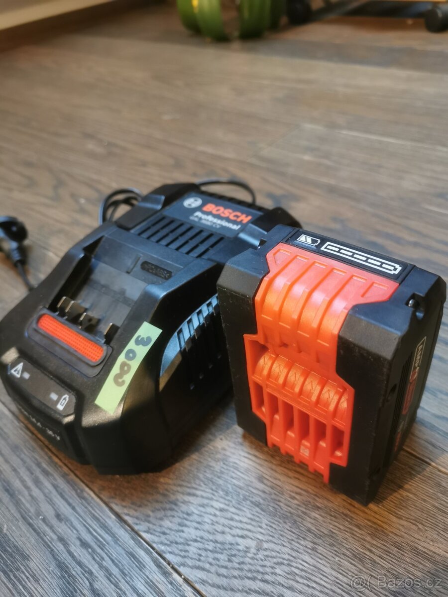 Nabiječka Bosch Gal 3680 CV a baterie Pro core 18 V - 6