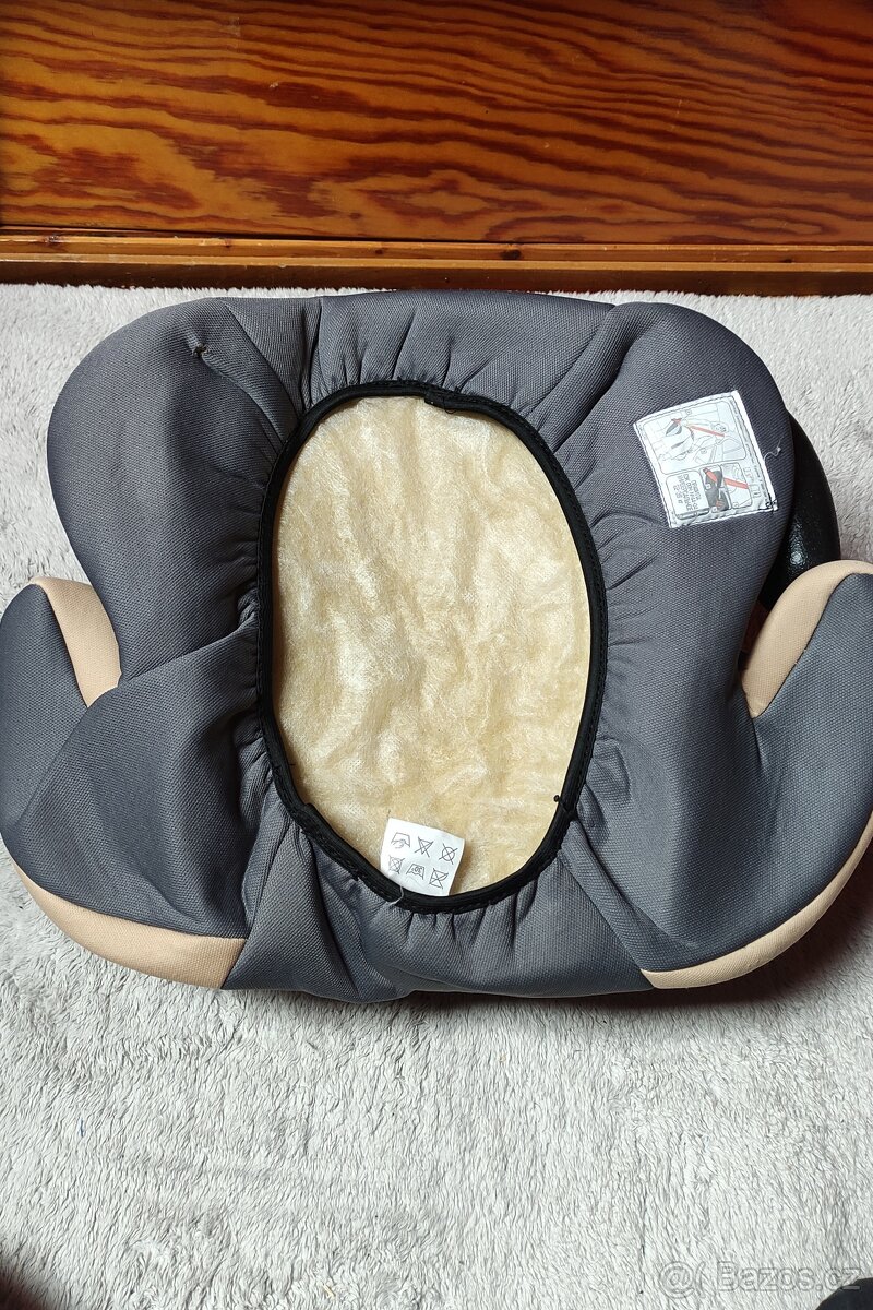 Dětský podsedák do auta 15 - 36 kg - 6