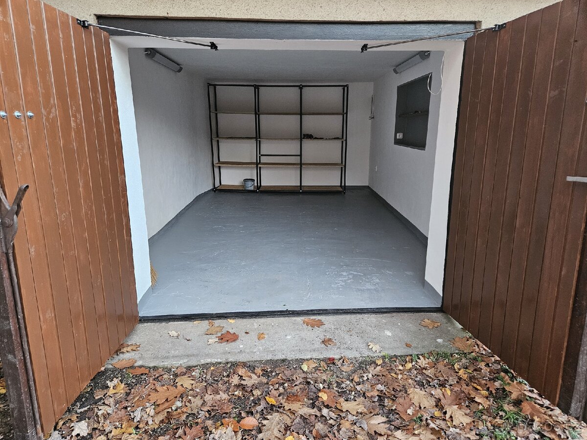 Garaz u sidliste Broumovska - 6