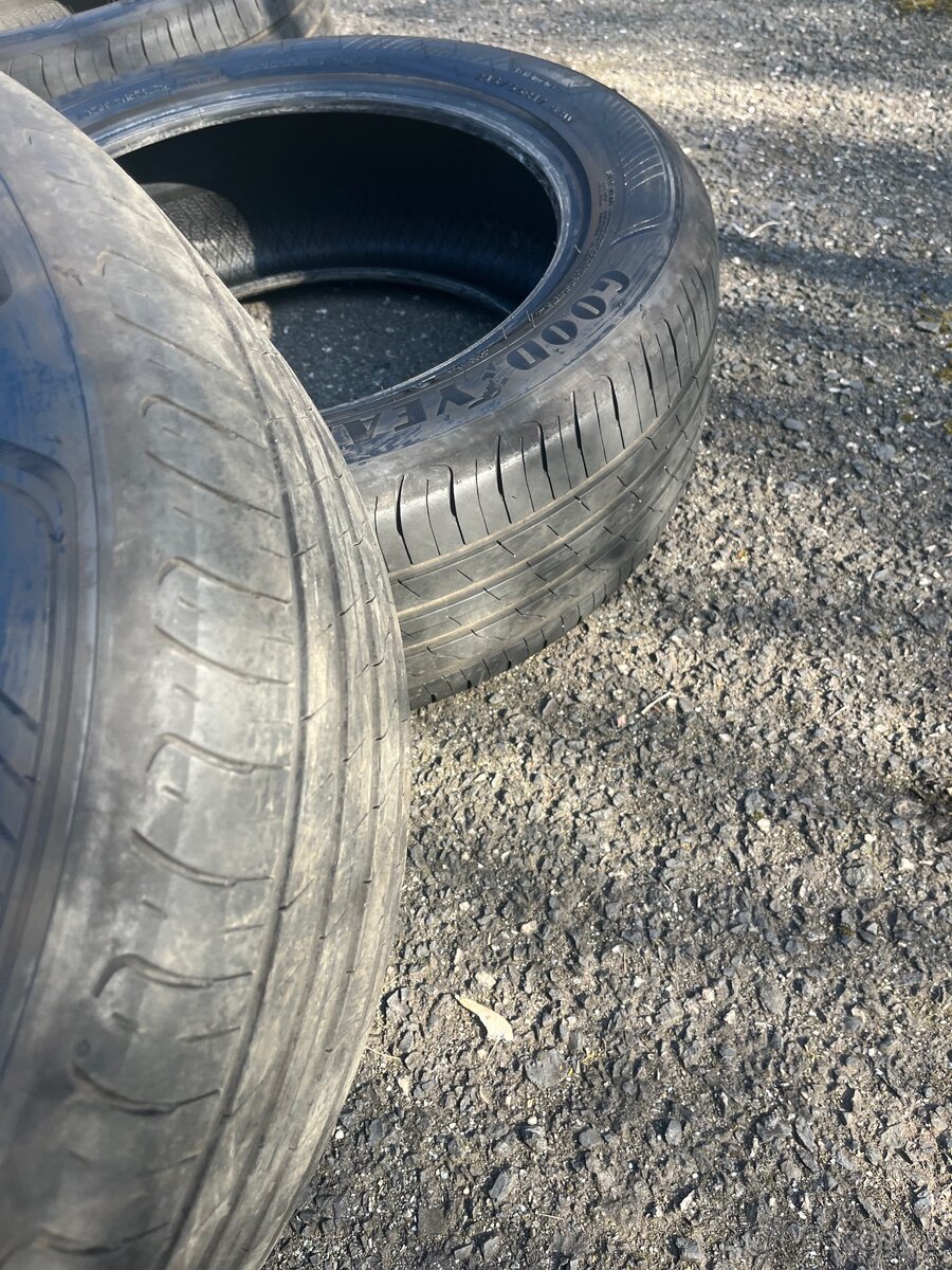 Letní pneu goodyear 215/55 R17 - 6