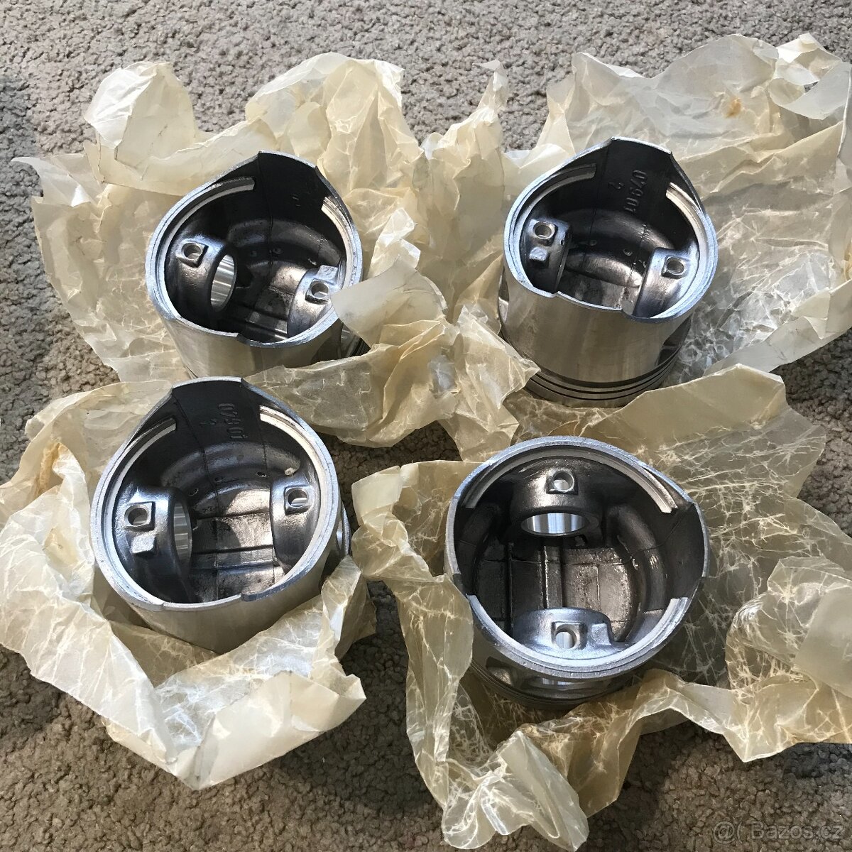 Písty + startér + pakny Lada, VAZ - 6