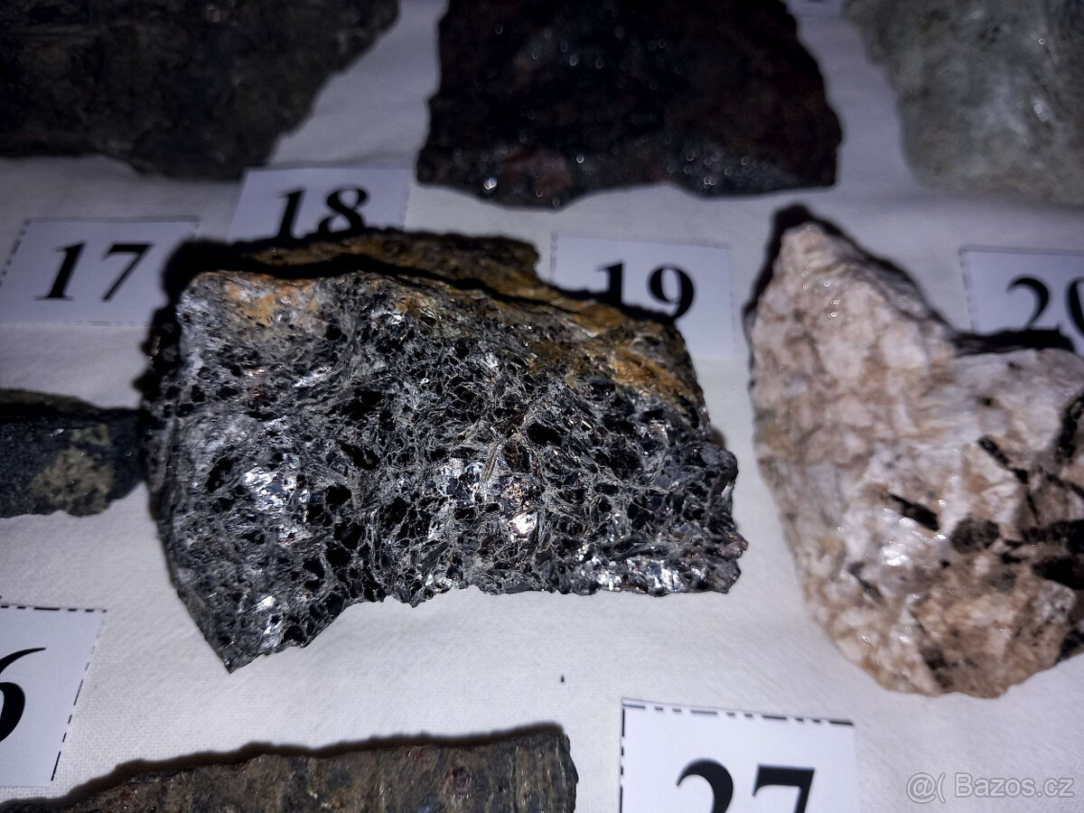 S87 Sbírka 49 ks minerálů - 6