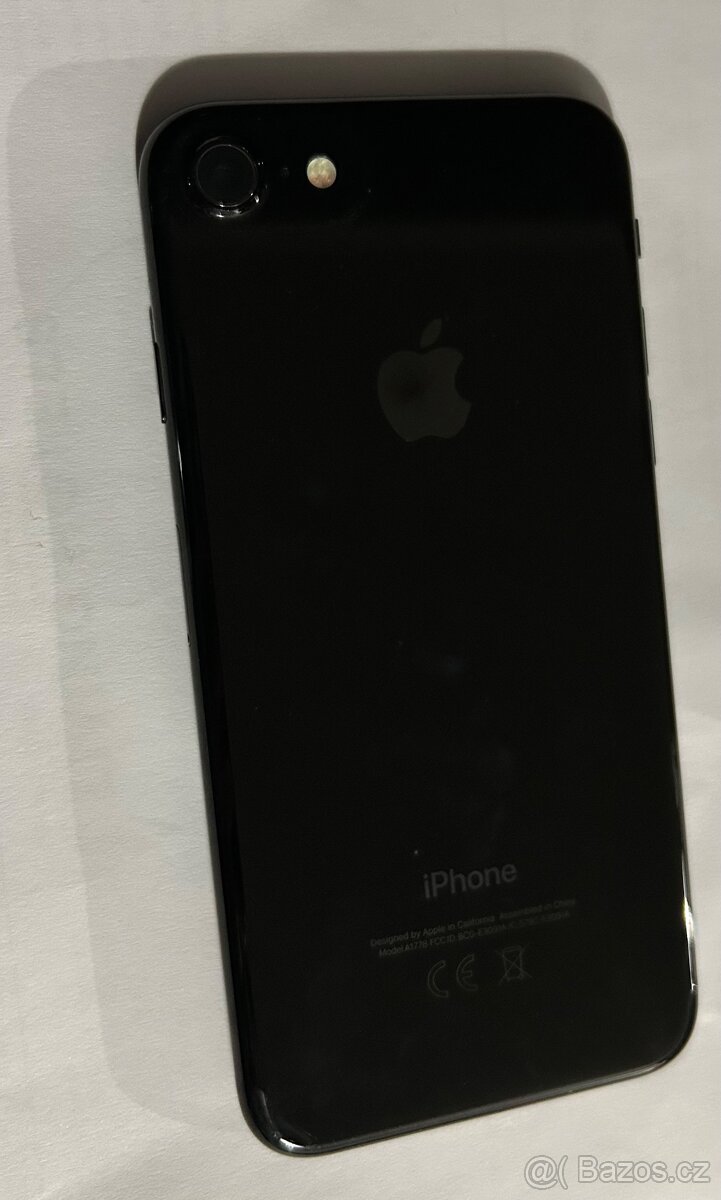 Černý iPhone 7 - 6