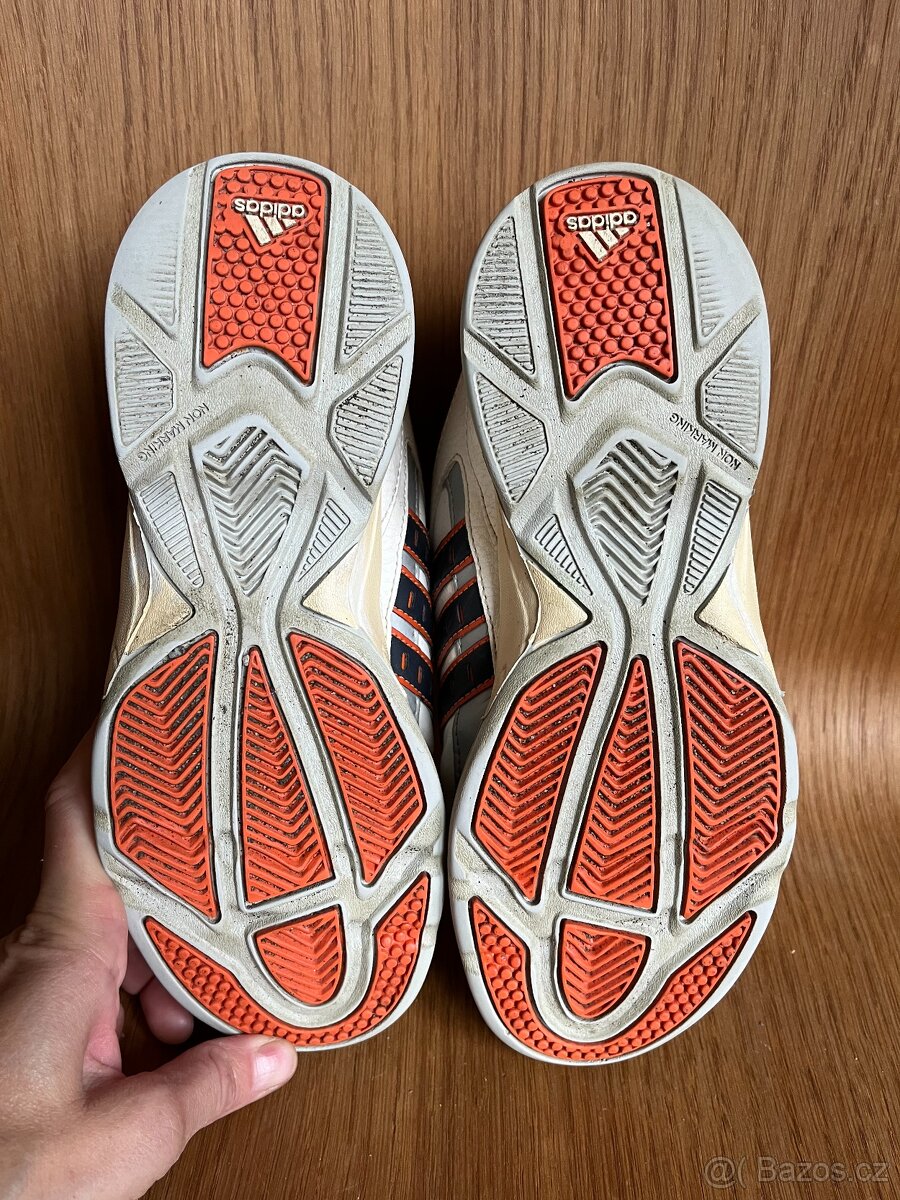 Tenisky, sálovky Adidas vel. 34 - 6