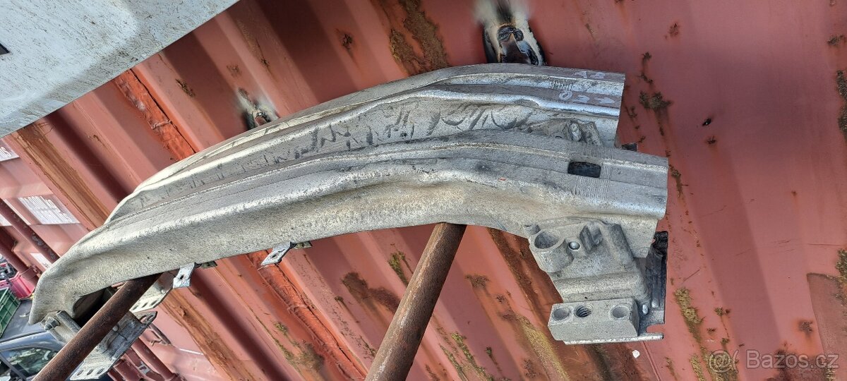 Vyztuha predniho narazniku a8 4e d3 - 6