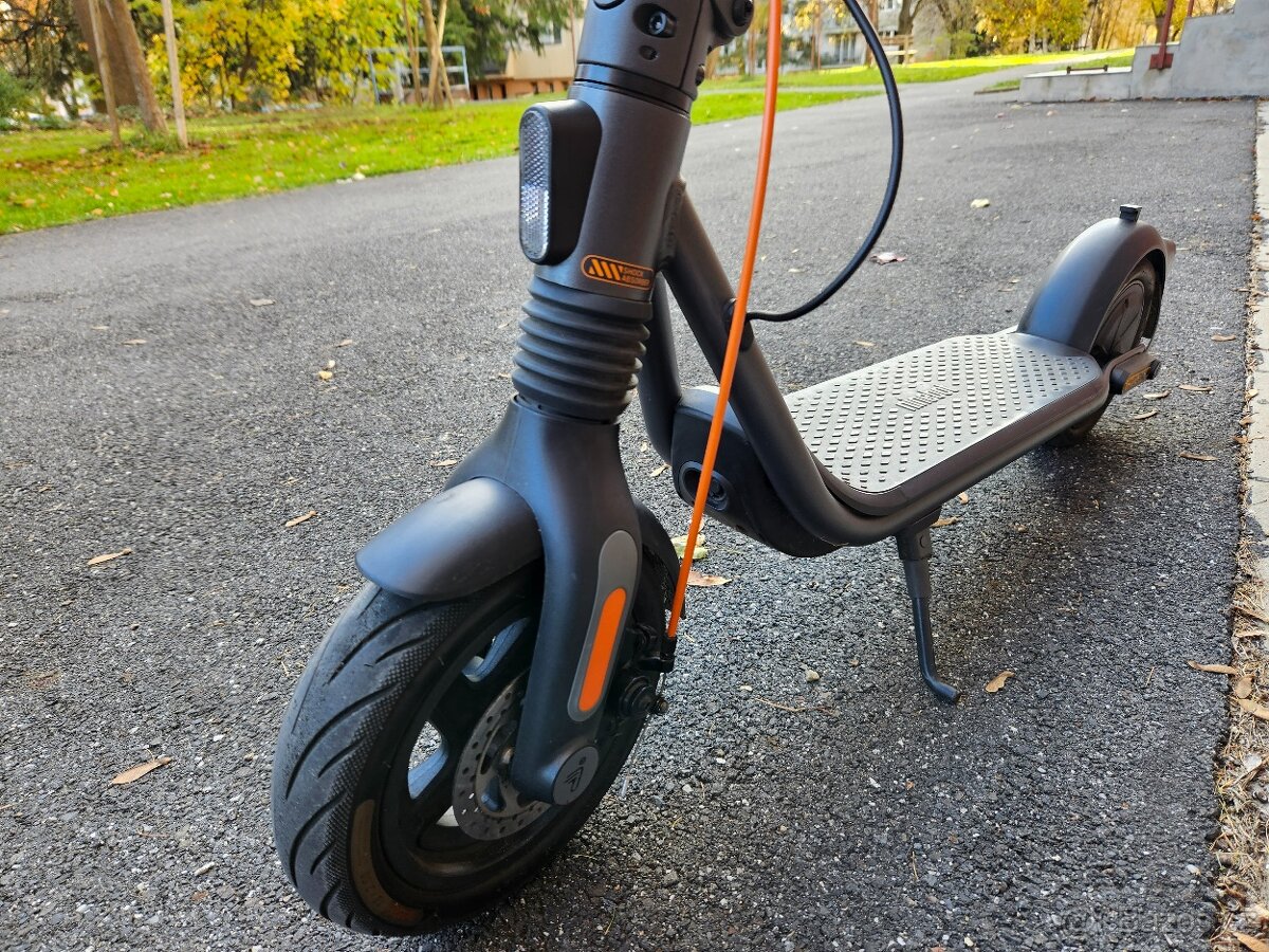 Elektrická koloběžka Ninebot KickScooter F2 Pro E by Segway - 6