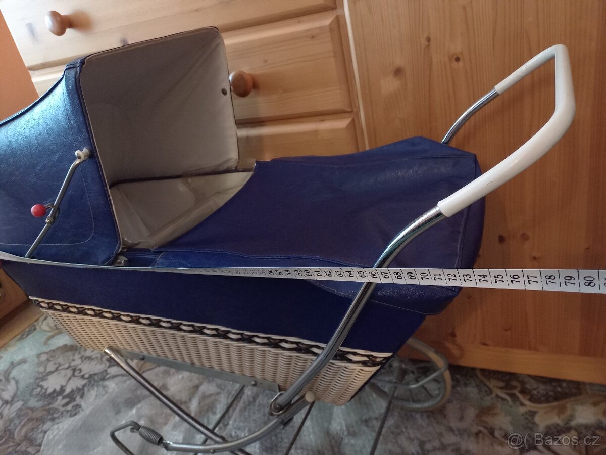 Retro starožitný kočárek pro panenky se sklápěcí střechou - 6