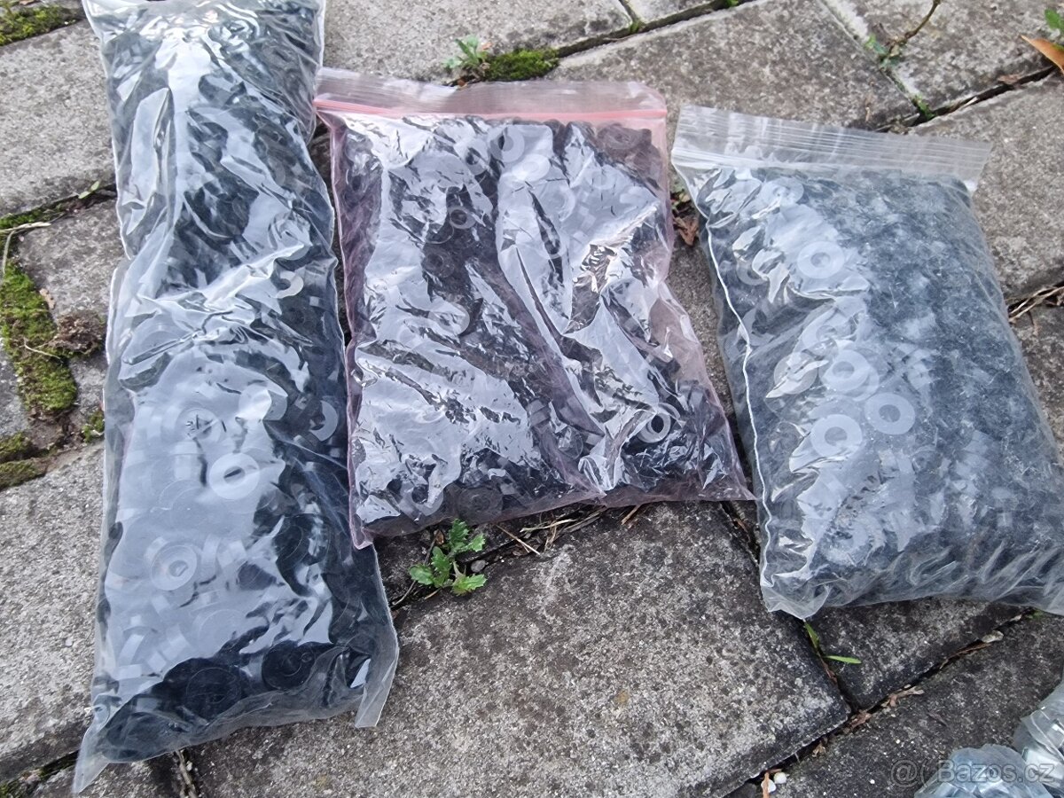 montážní šrouby pro rackové skříně - 6