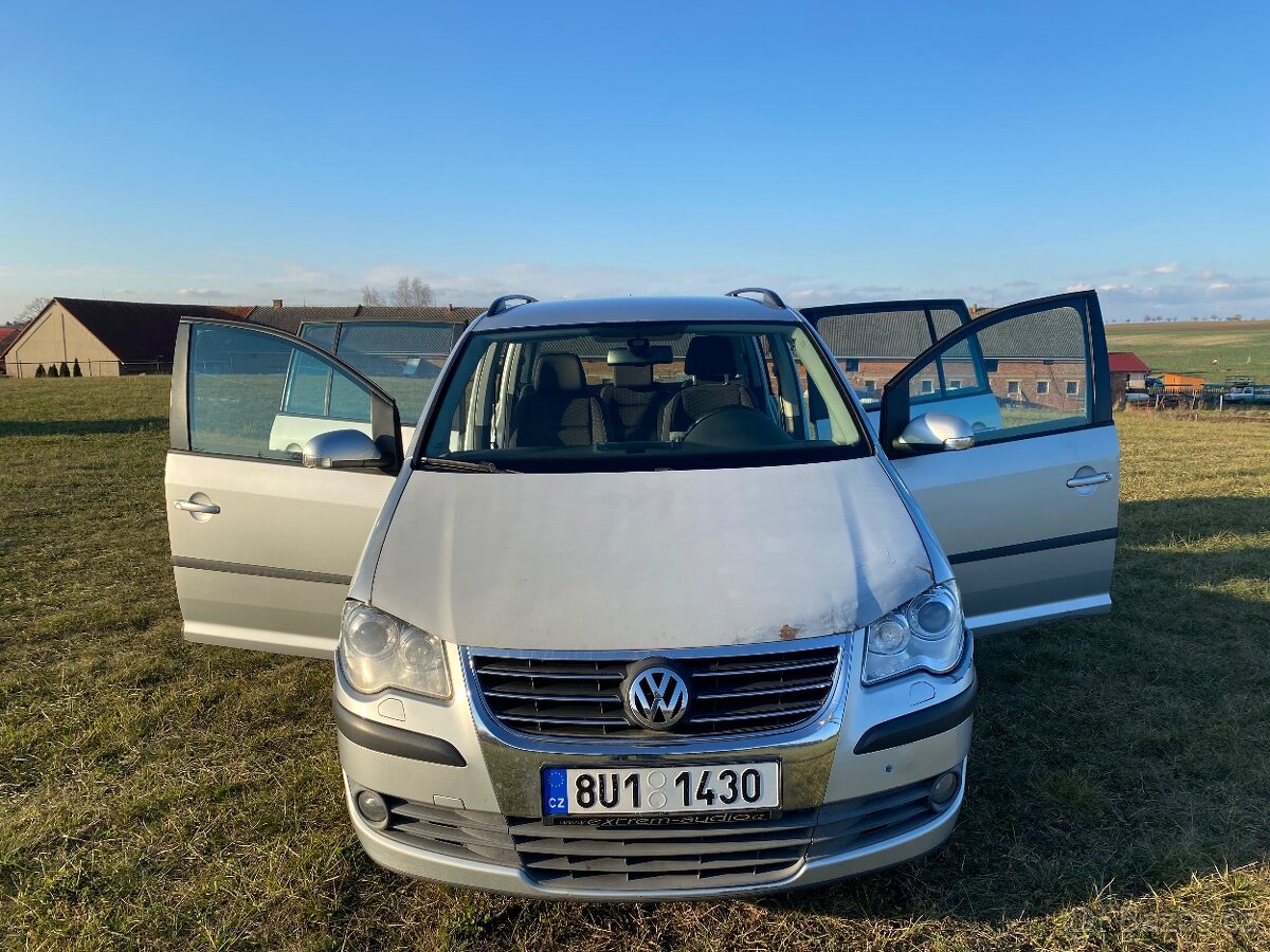 VW Touran 2.0 TDI 103 KW - 6