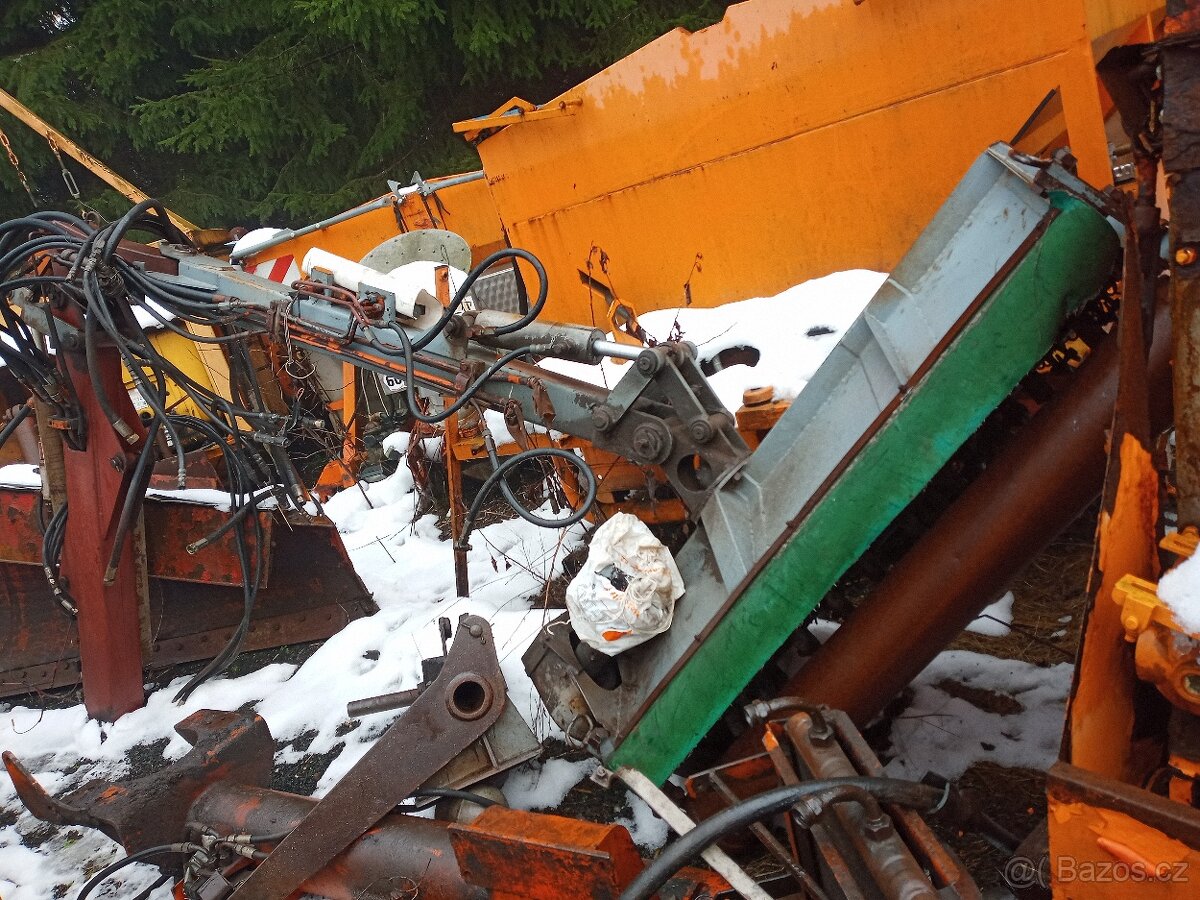 Prodám traktorová sekačka příkopu stpc 133 - 6