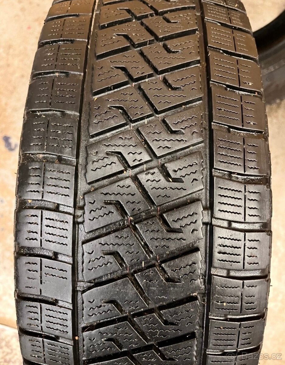 Zimní pneu 215/65/16C - 6