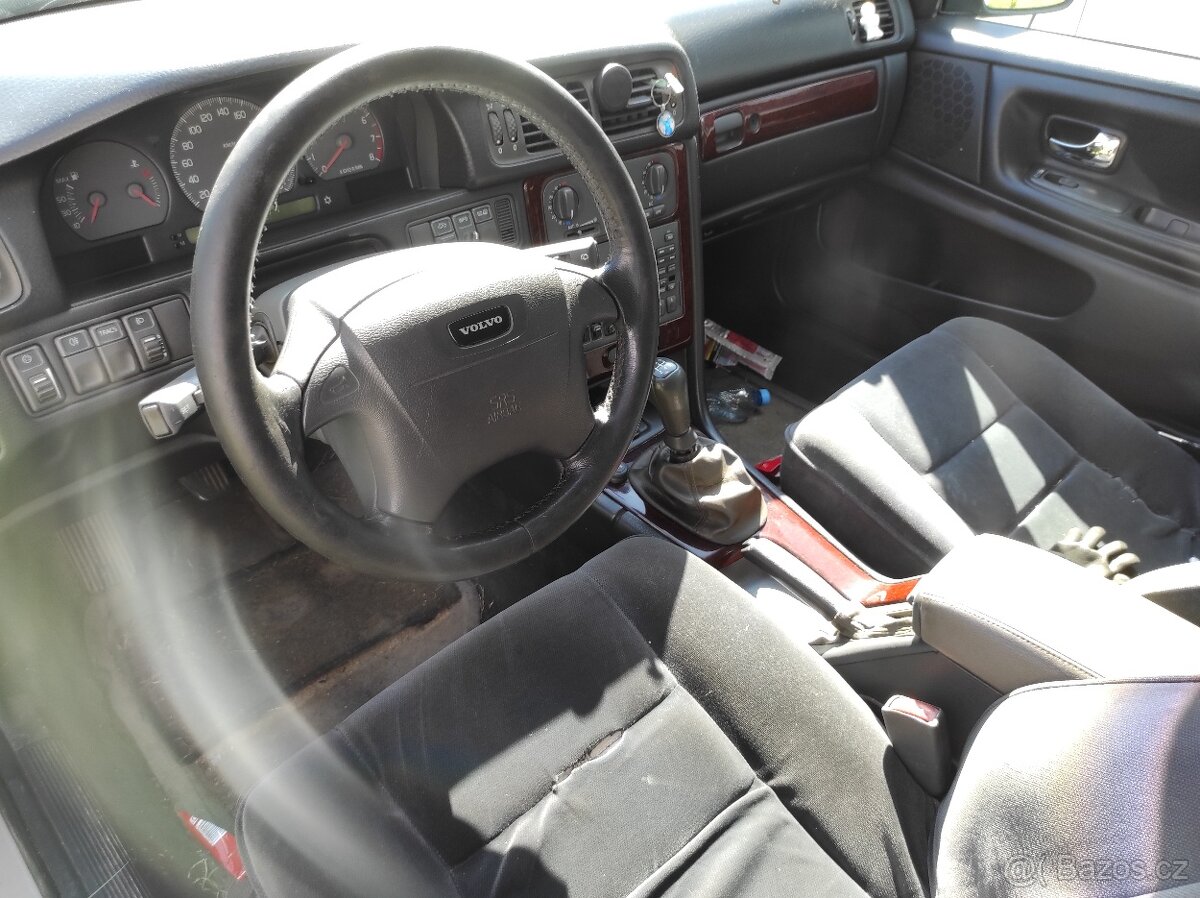 Volvo V70 2,4 103kw - 6